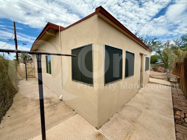 Foto del edificio - 2760 N Palo Verde Ave