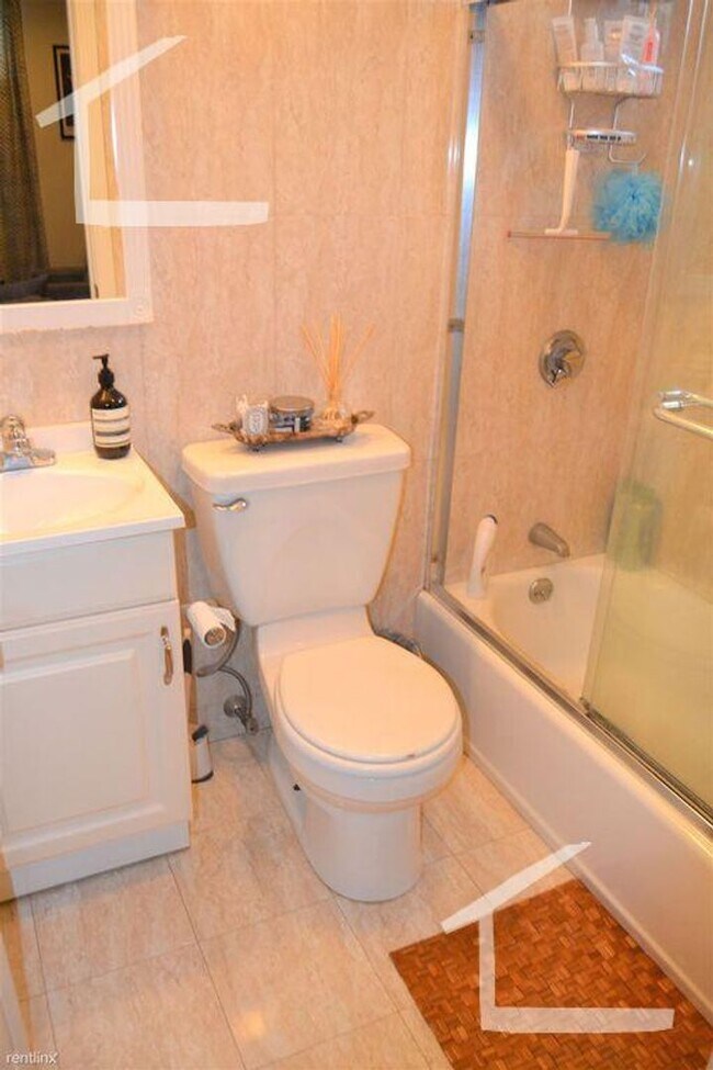 Foto del edificio - Coolidge Corner 1 Bed Available 11/1