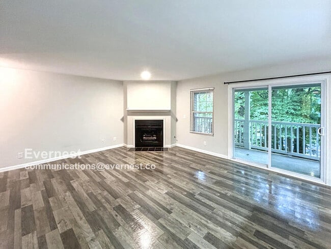 Building Photo - 2016 Henderson Cir