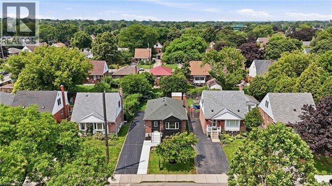 Photo du bâtiment - 156 E 36th St