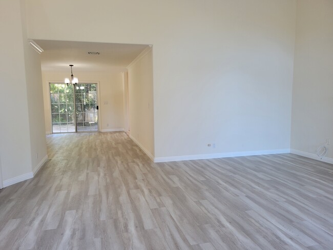 Living room + Dining room - 19250 W Oxnard St