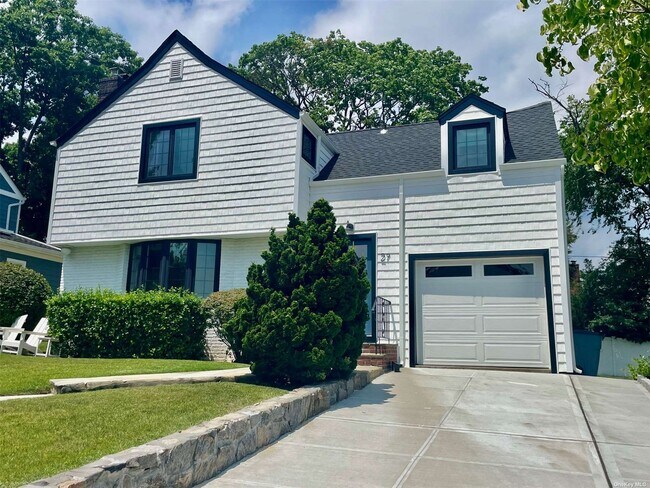 Building Photo - 27 Normandy Ln