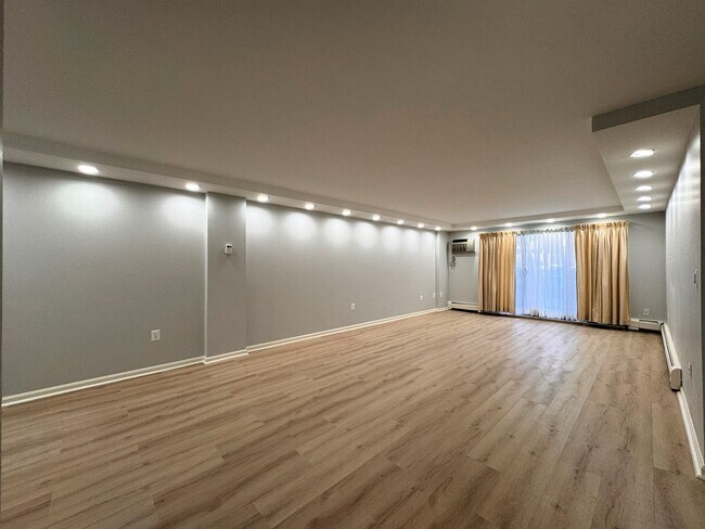 Foto del edificio - 131 Coolidge Ave