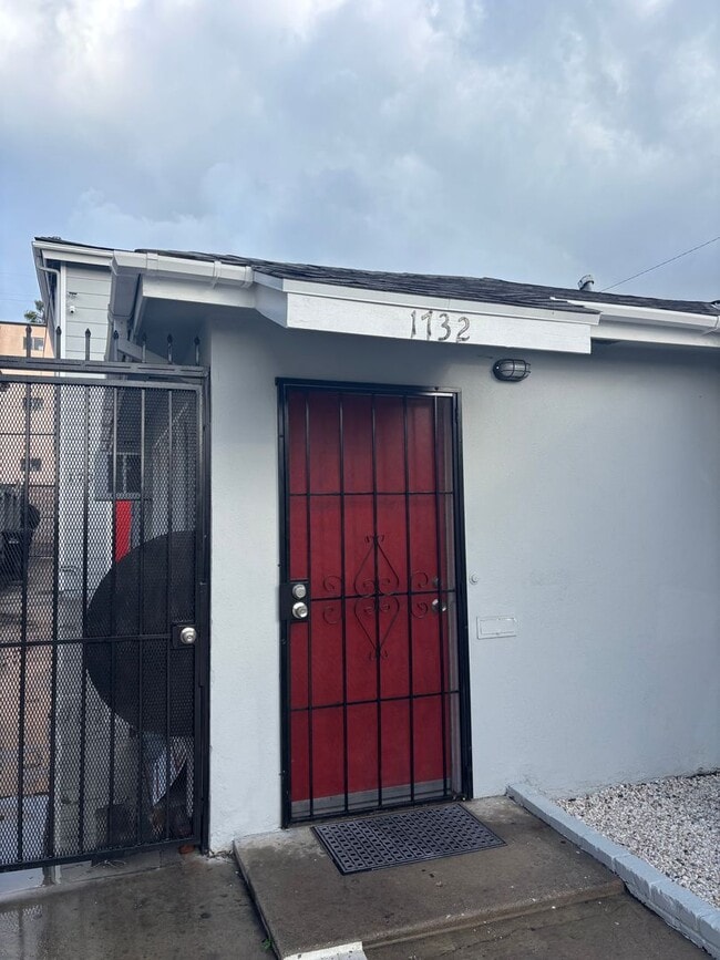 Building Photo - 1732 Obispo Ave