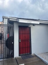 Building Photo - 1732 Obispo Ave