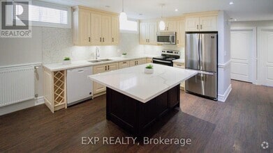 Building Photo - 131 Braemar Ave