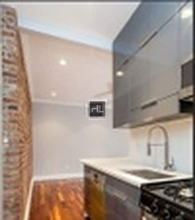 Building Photo - LEXINGTON AVE. AVAILABLE 9/1
