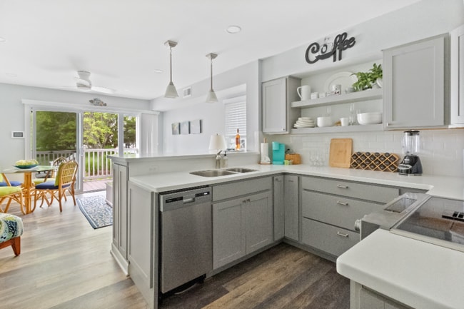 Building Photo - 12301 Jamaica Ave