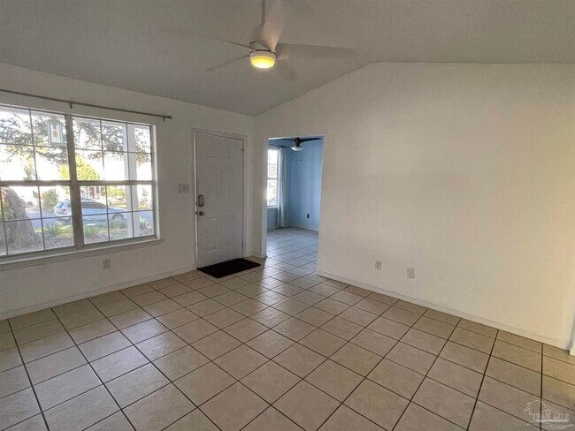 Building Photo - 3437 Riverside Dr
