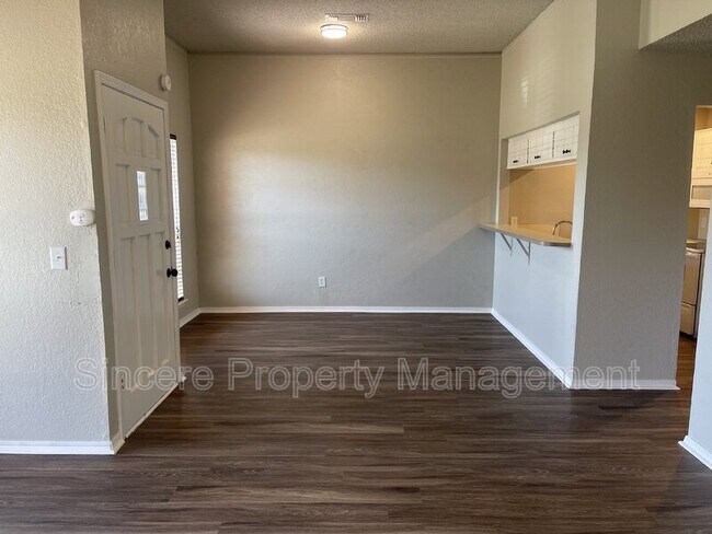 Building Photo - 2121 Lonnie Lane