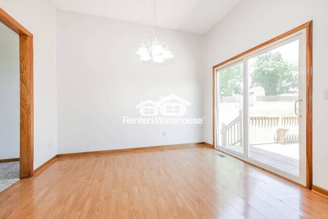 Foto del edificio - 3 Bed 2 Bath Northland Beauty!! Available ...