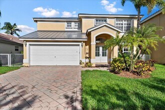 Building Photo - 2447 Country Golf Dr