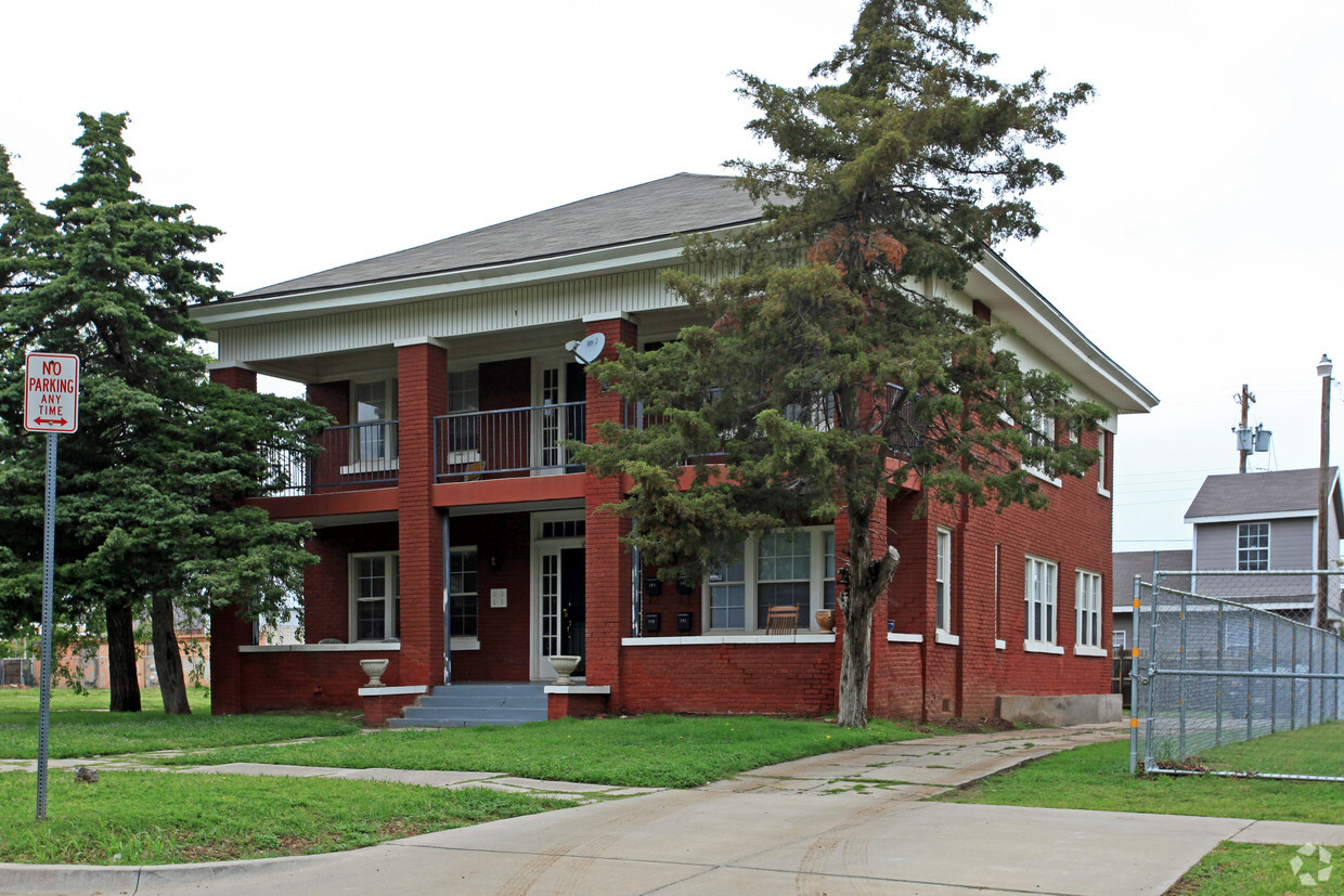 Foto principal - OKC University Apartments