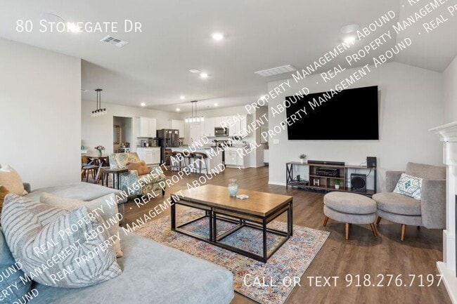 Building Photo - 80 Stonegate Dr