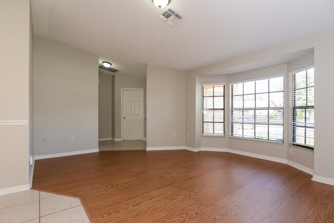 Foto del edificio - 4243 Tall Oak Ln