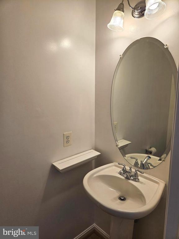 Foto del edificio - 19437 Rayfield Dr