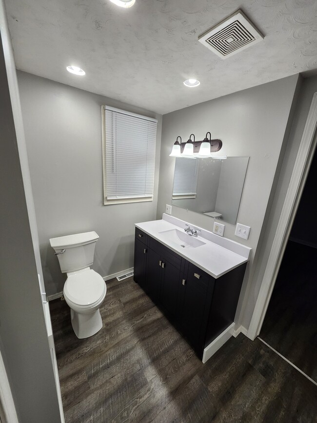 Foto del edificio - 523 W Trusler St