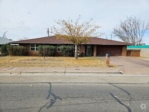 Building Photo - 1331 N Scenic Dr