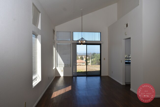 Foto del edificio - For Rent – Spacious 3 Bedroom, 2.5 Bath Ho...
