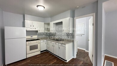 Building Photo - 208 S 8th St