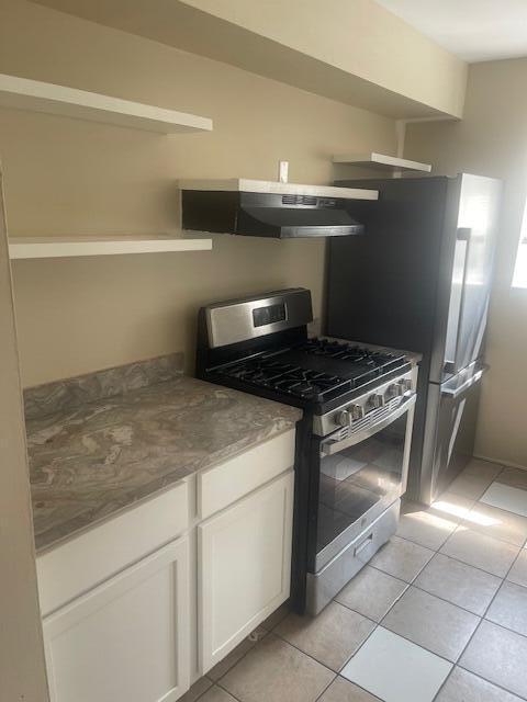 Foto del edificio - 15800 Hubbell Ave