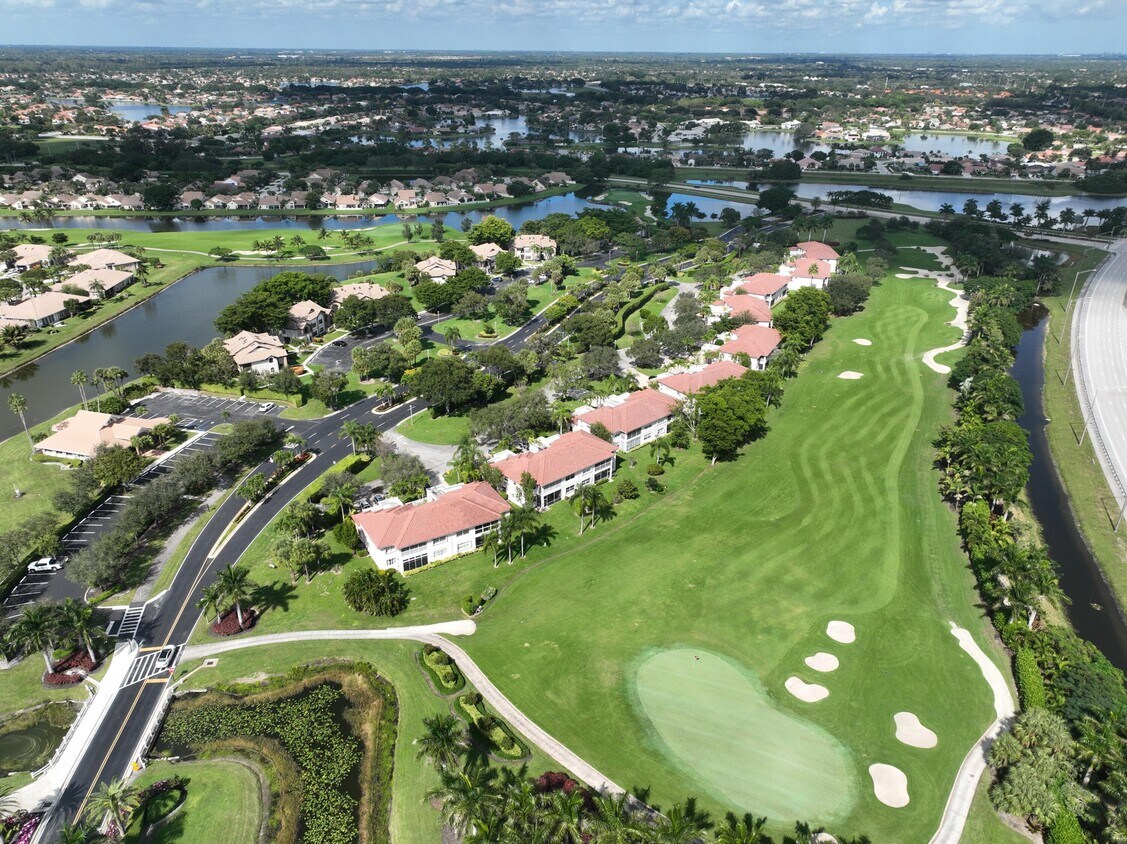 Foto principal - 8082 Aberdeen Dr