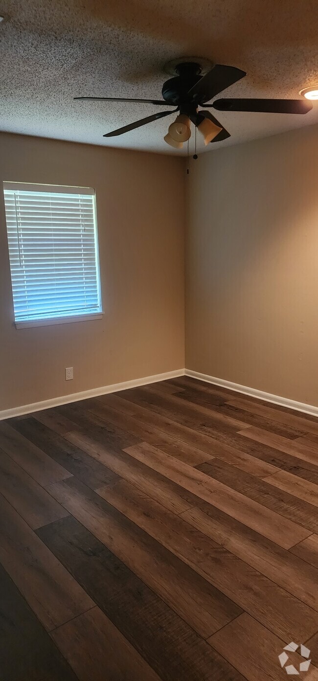 Building Photo - 2221 Wentwood Valley Dr