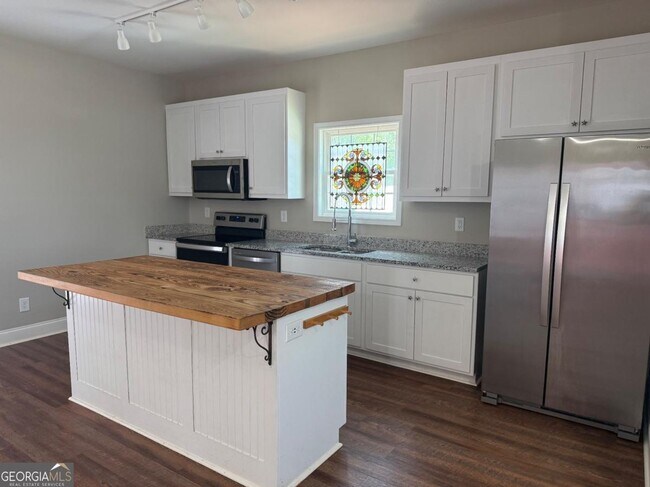 Building Photo - 618 Liberty Pk Dr