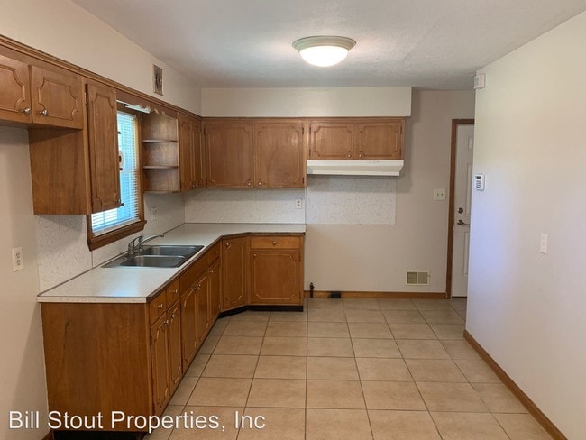 Building Photo - 3 br, 1.5 bath House - 3915 East Pages Lane