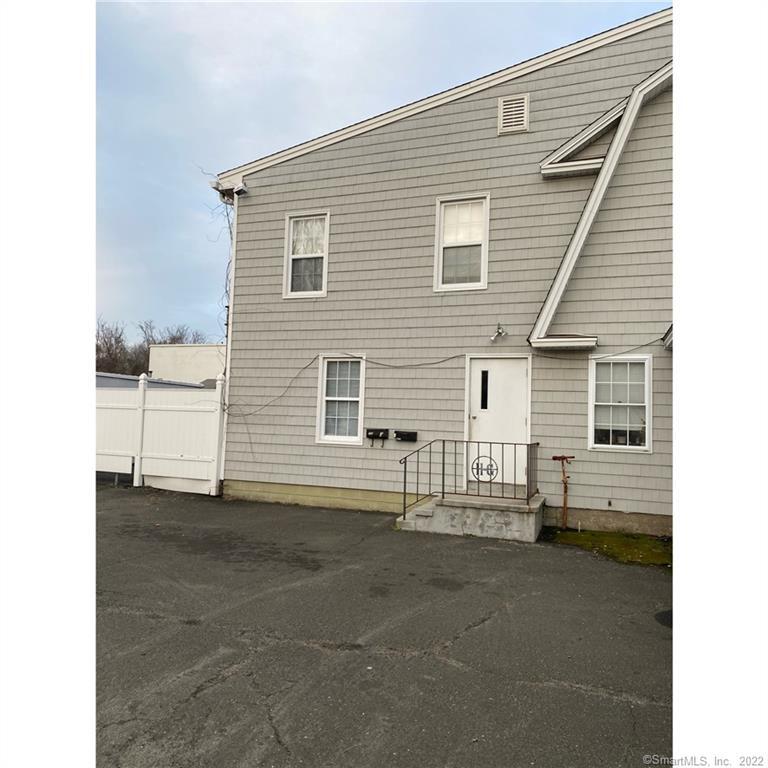 250 Linwood Ave Unit 1st Floor, Fairfield, CT 06824 Room for Rent in