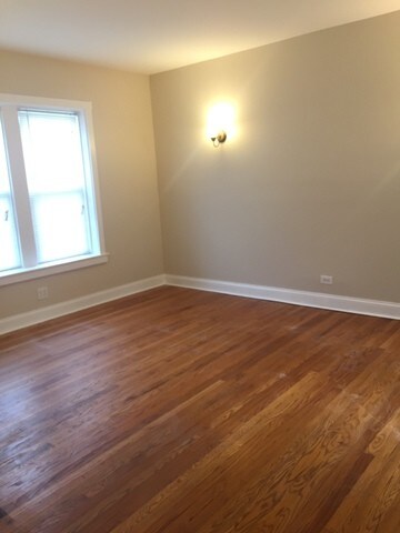 Foto del edificio - 2647 N Laramie Ave