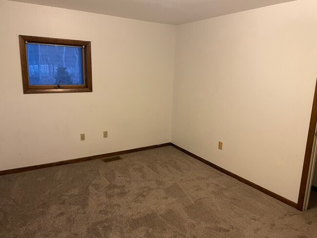 Building Photo - 315 E Brady Rd