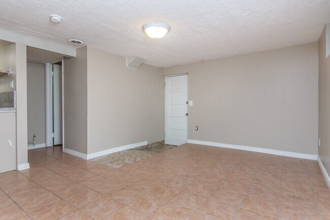 Building Photo - 866 S 1100 E
