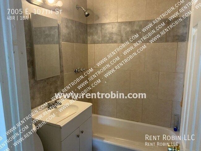 Foto del edificio - 7005 E 107th St