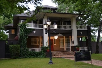 Building Photo - GRAND MANOR