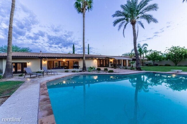 Building Photo - 4 br, 3.5 bath House - 5000 E Road Runner Rd