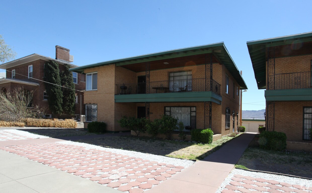 Foto del edificio - 810-816 W Yandell Dr
