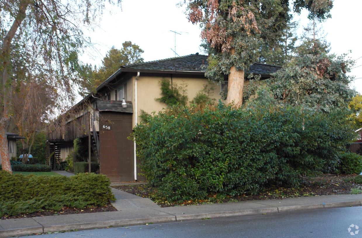 Foto principal - Sierra Vista Avenue Apartments