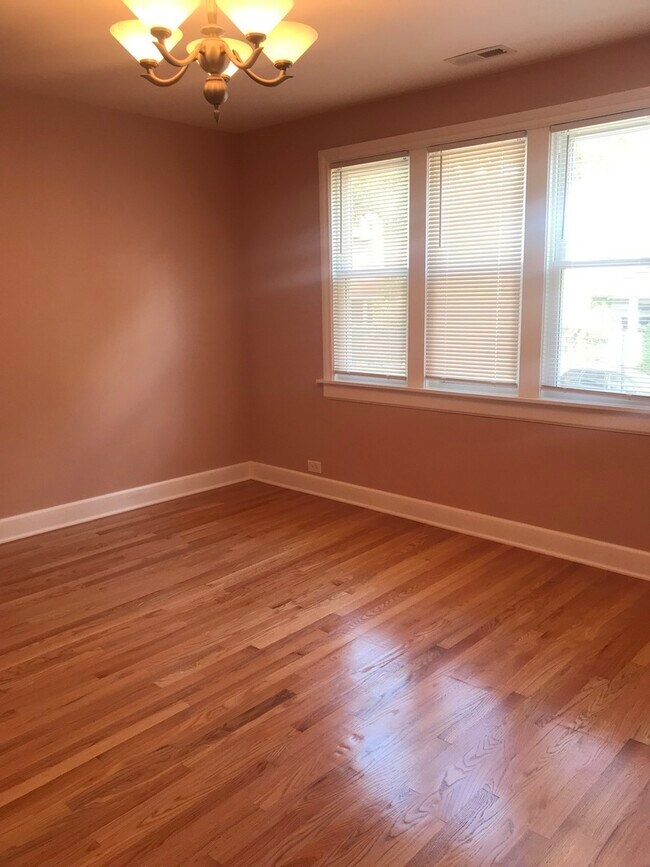 Building Photo - 3236 S Carpenter St