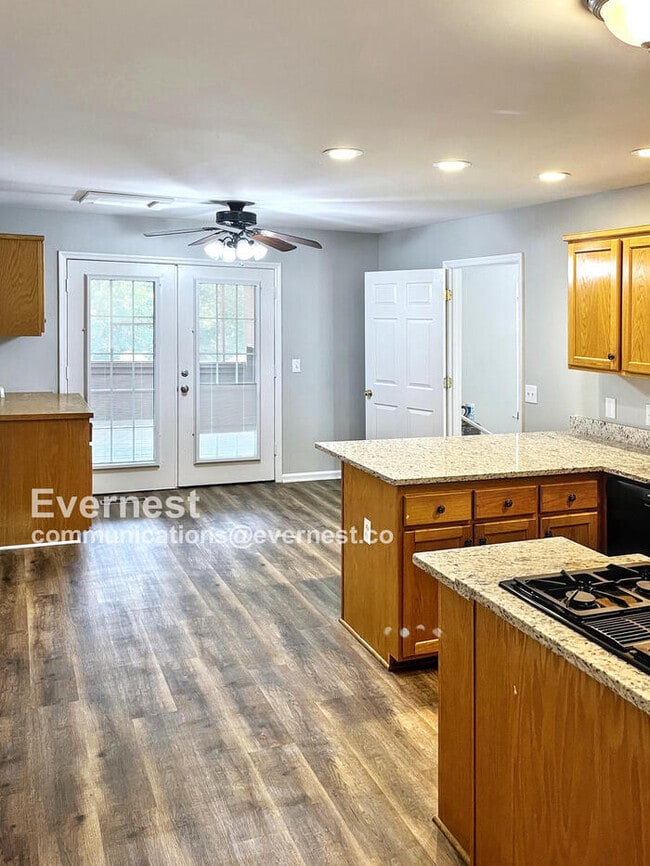 Building Photo - 4021 Creekside Dr