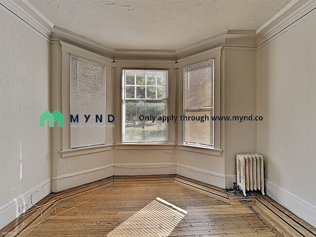 Building Photo - 240 Grand Ave