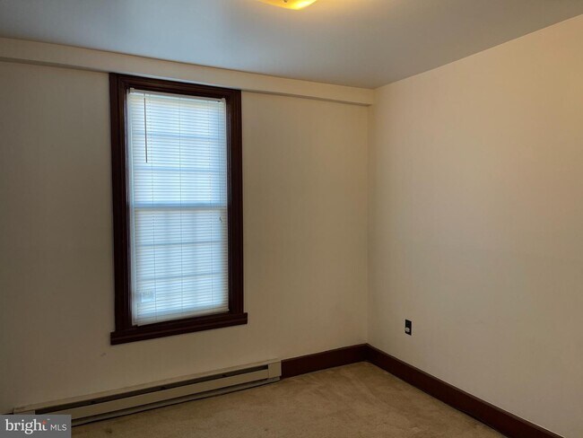 Building Photo - 115 N Washington St