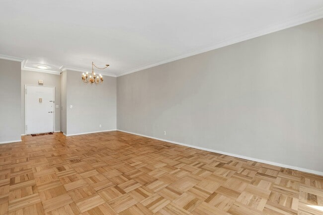 Photo - 2000 Linwood Ave Apartment