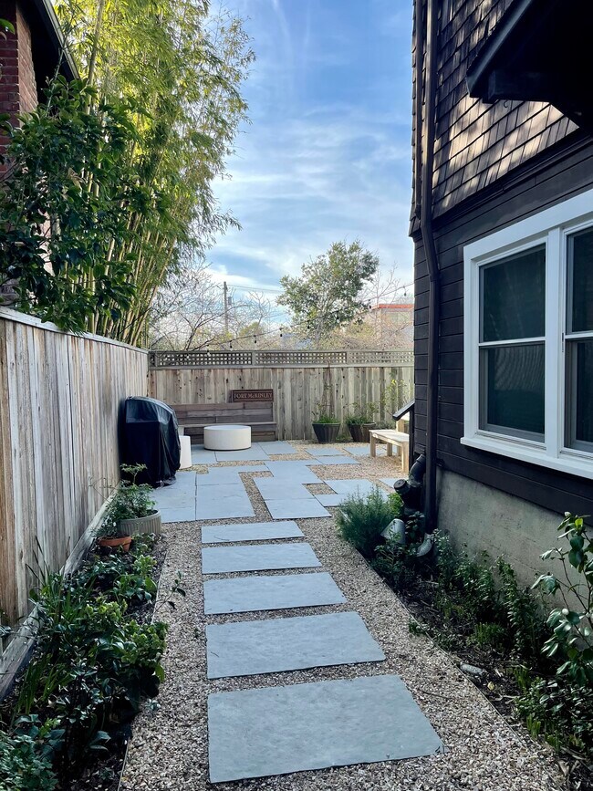 Building Photo - 2126 McKinley Ave