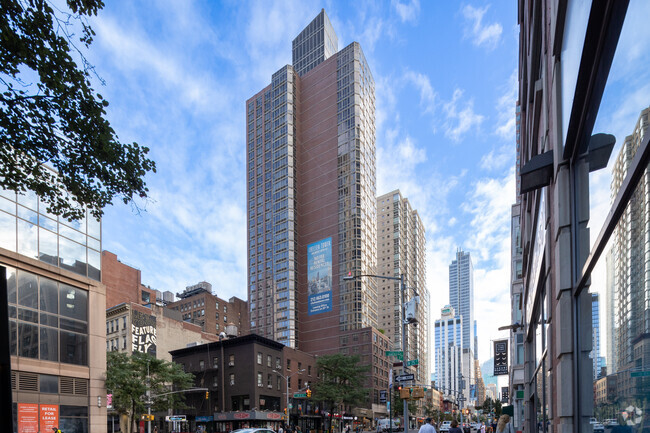 Building Photo - Chelsea Tower