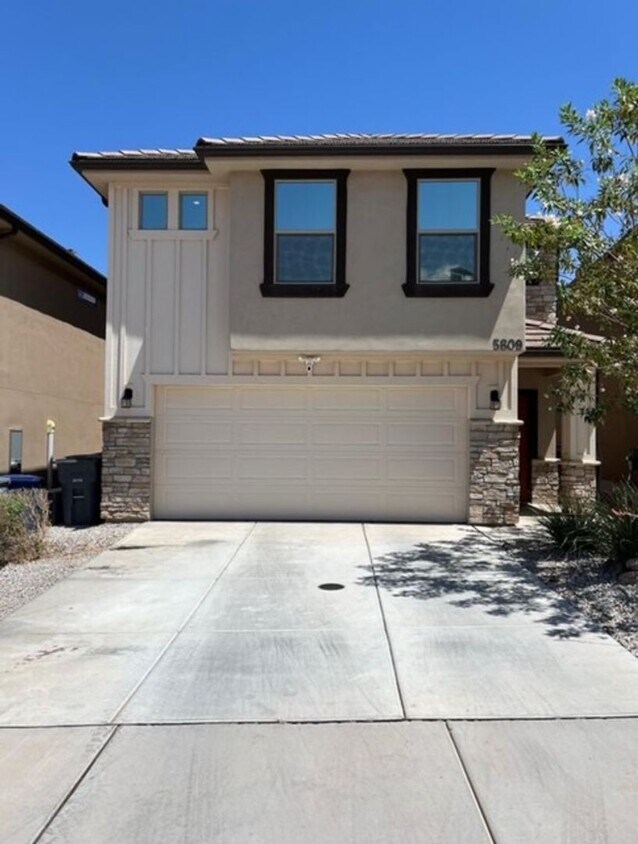 Foto principal - Desert Edge Townhome