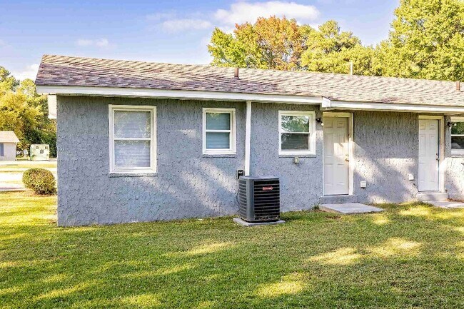 Foto del edificio - 100-123 Sycamore Ct