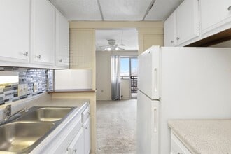 Interior Photo - Executive House