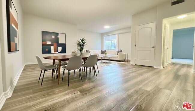 Foto del edificio - 629 Traction Ave