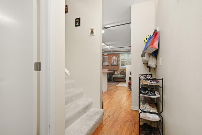 Foto del edificio - 1834 Ridge Ave